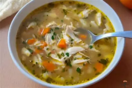 sopa de pollo