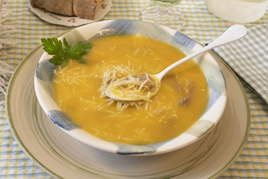 sopa de fideos